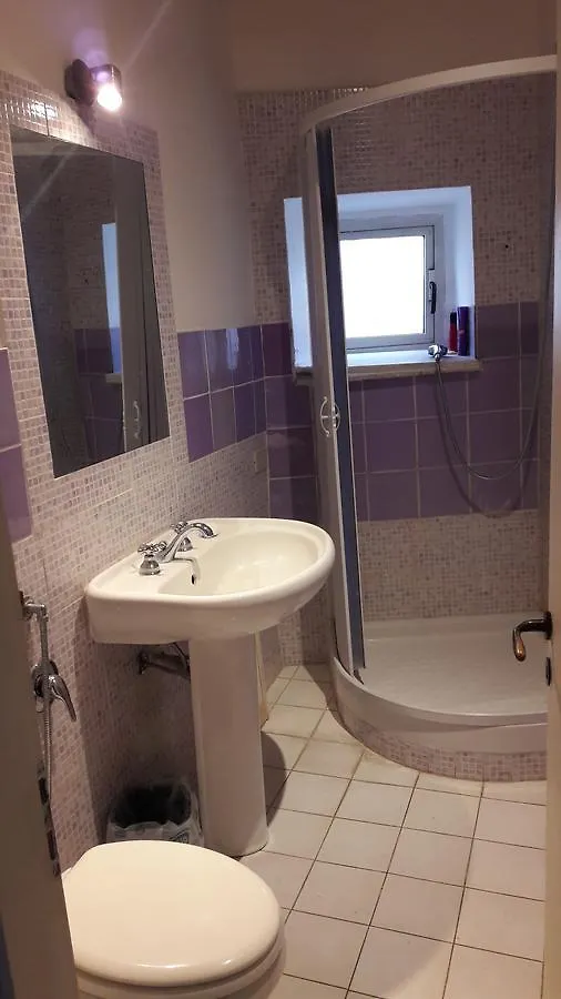 Vucciria Hostel باليرمو