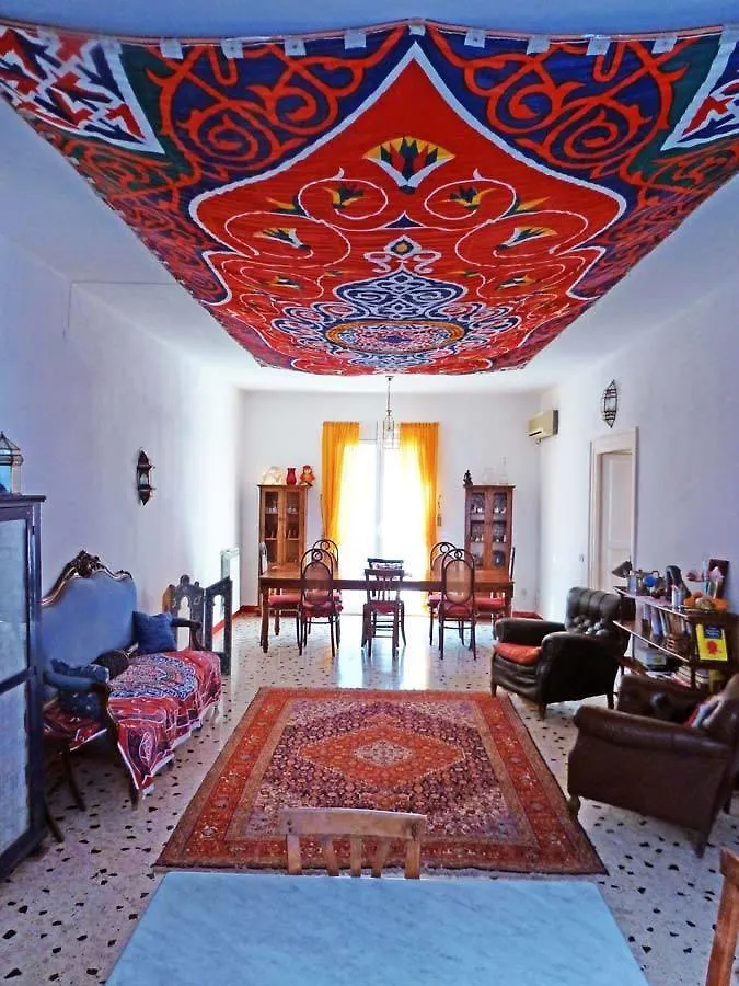 Vucciria Hostel باليرمو